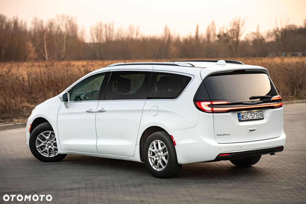 Chrysler Pacifica - 5
