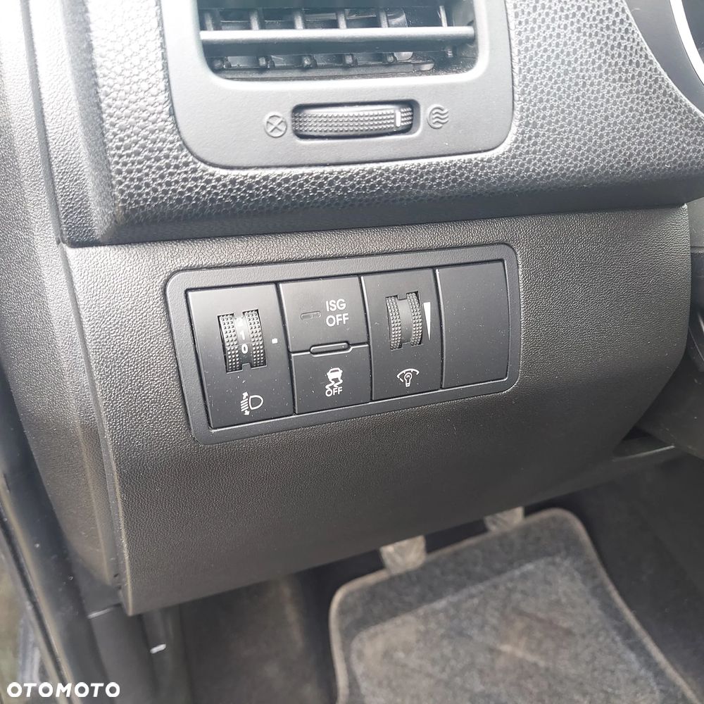 Kia Venga 1.4 CVVT ISG Vision - 12