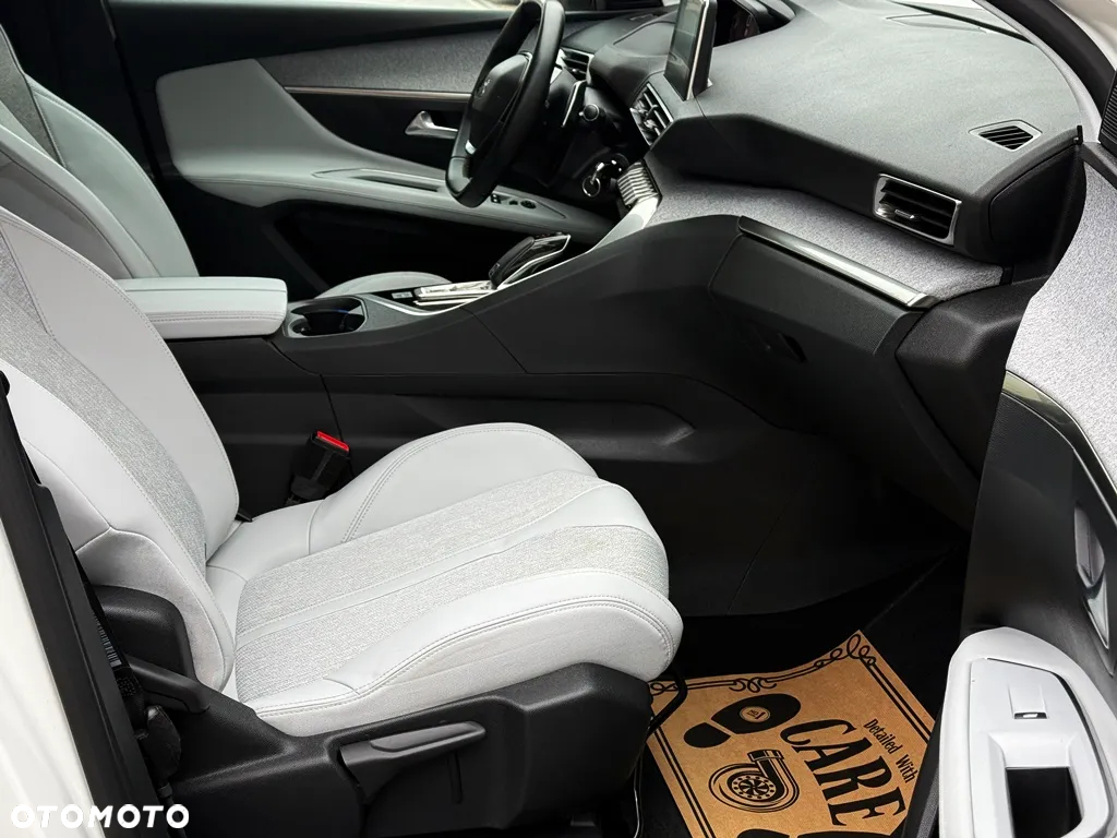Peugeot 3008 BlueHDi 130 Stop & Start EAT8 Allure Pack - 10