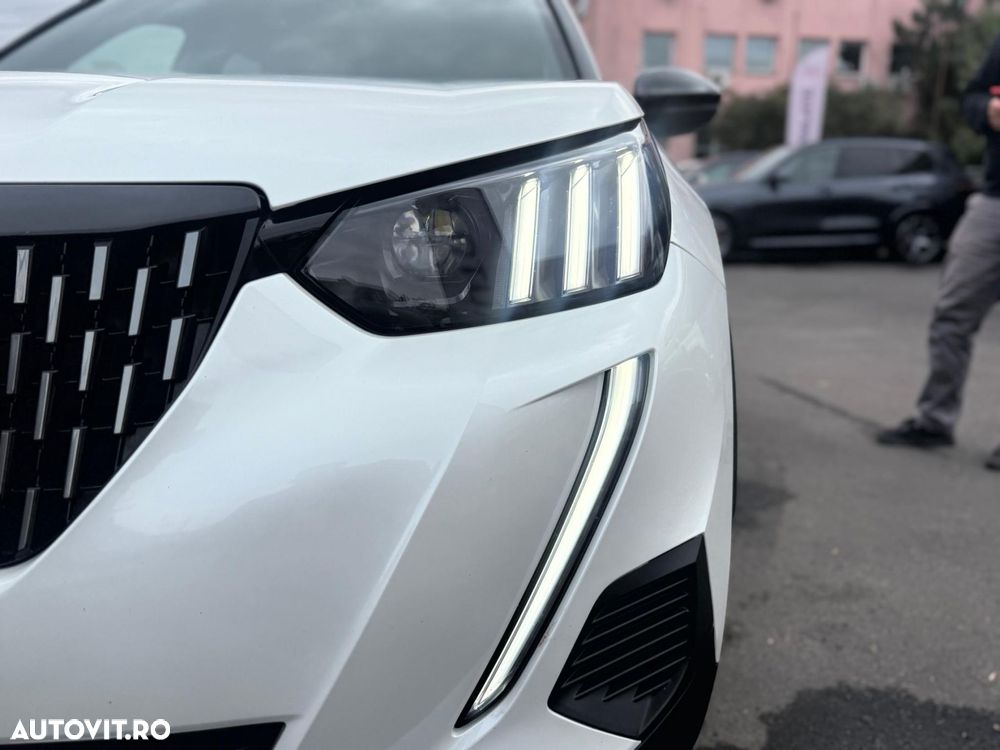 Peugeot 2008 1.2 L PureTech STT EAT8 GT Line - 30