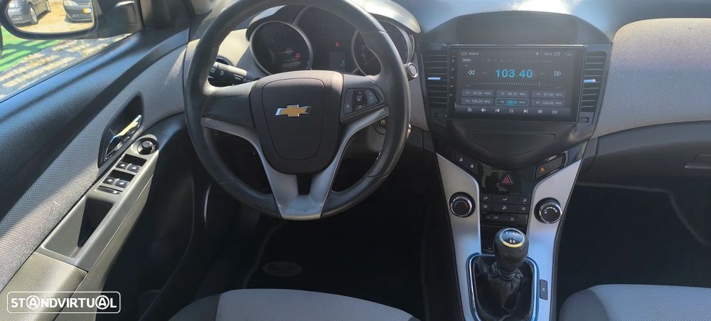 Chevrolet Cruze 1.6 LS - 9