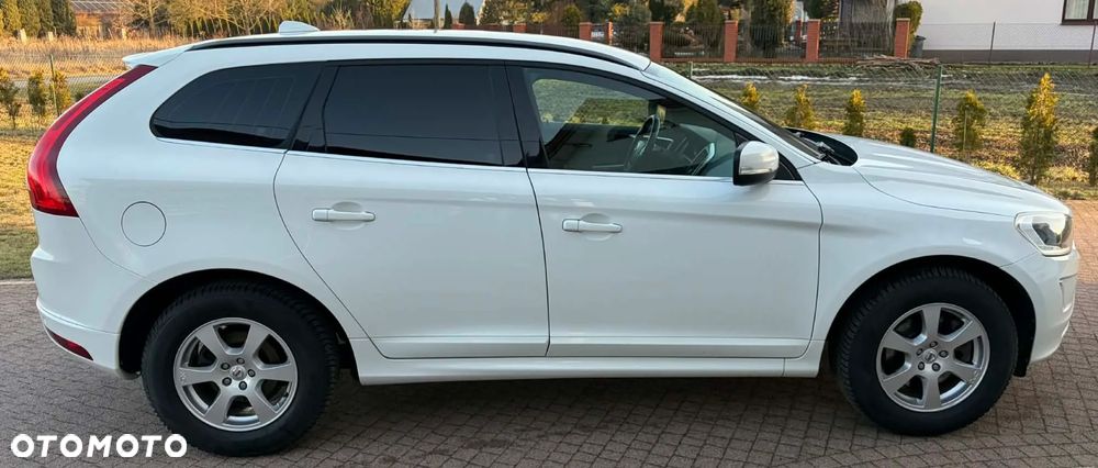 Volvo XC 60 D4 Geartronic Momentum - 4