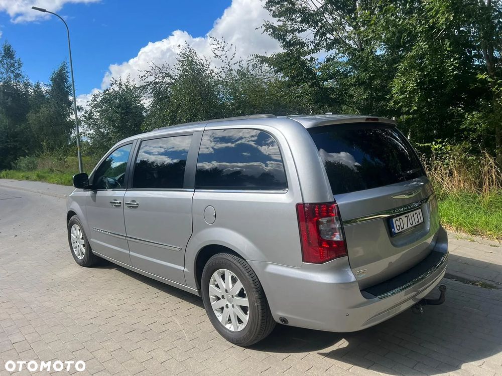 Chrysler Town & Country 3.6 Limited - 6