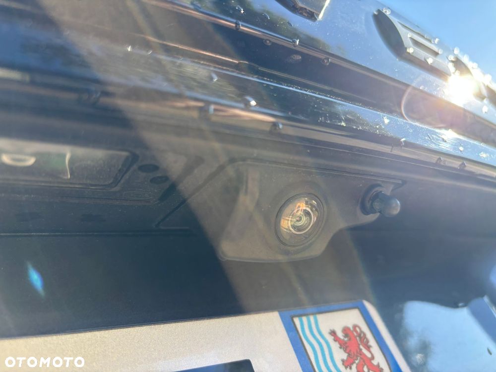 Land Rover Range Rover Velar 2.0d R-Dynamic SE - 22