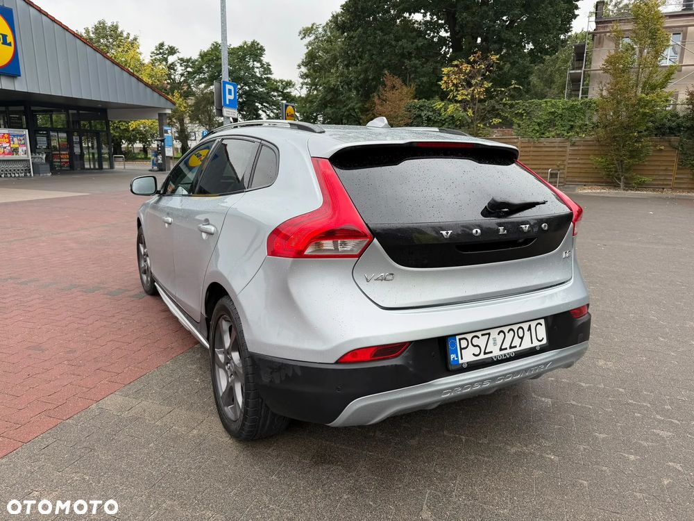 Volvo V40 Cross Country - 4