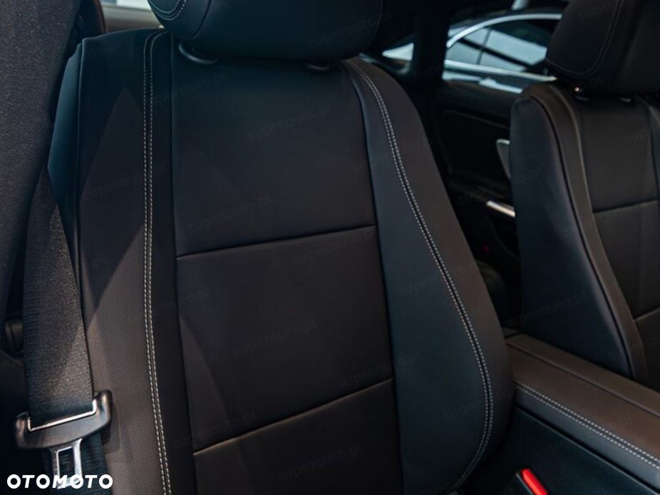Mercedes-Benz CLA 200 mHEV 4-Matic 8G-DCT - 9