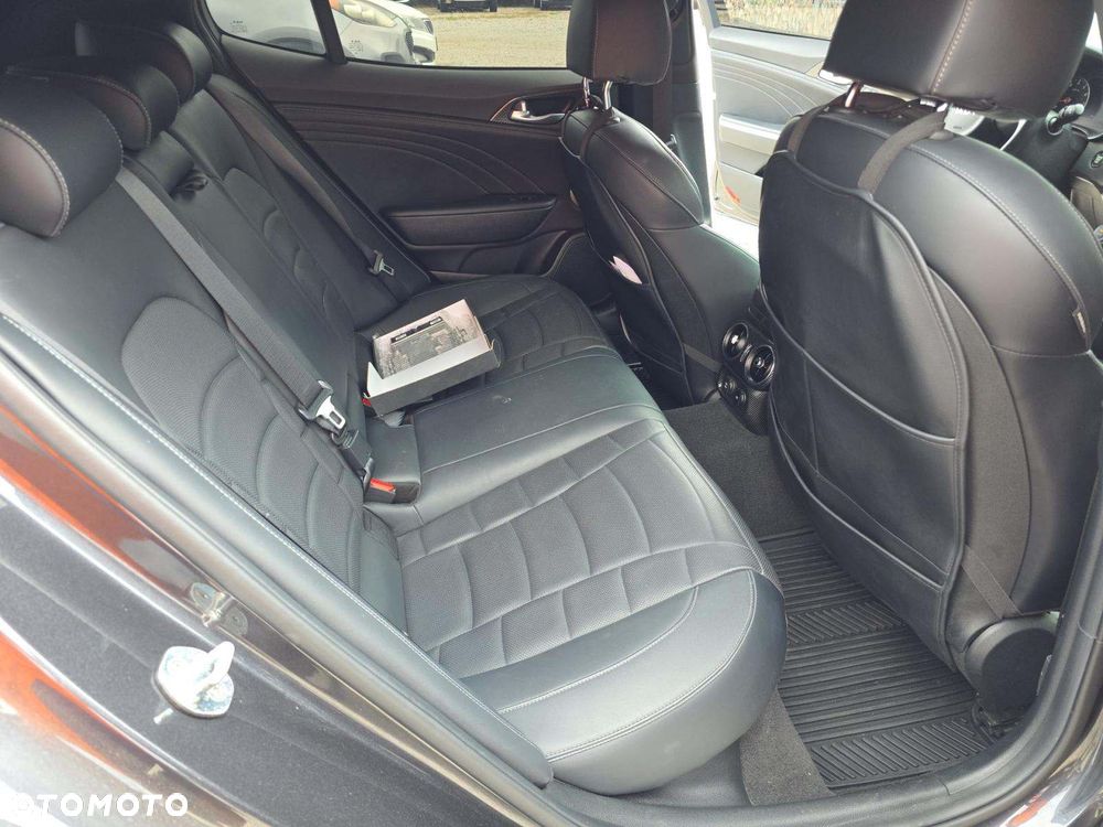 Kia Stinger 3.3 T-GDI V6 GT AWD - 8