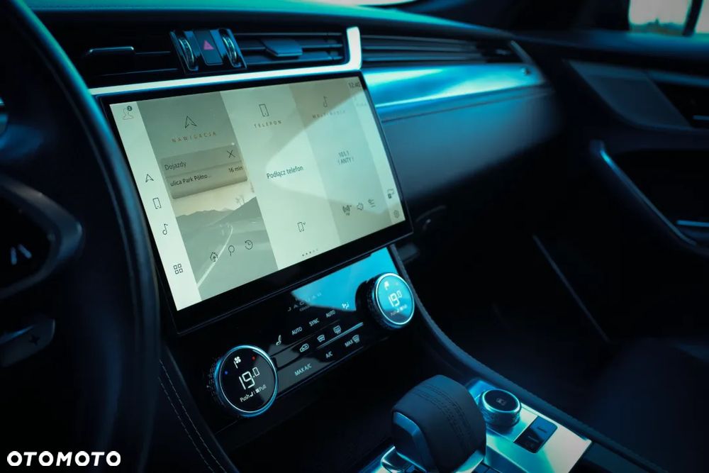 Jaguar F-Pace D200 AWD R-Dynamic S - 15
