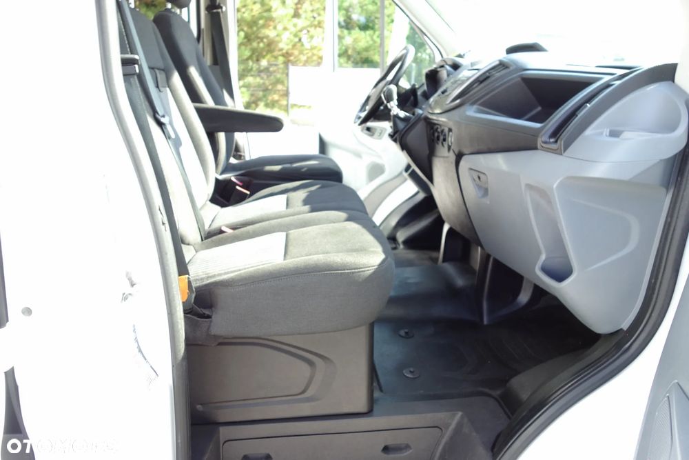 Ford Transit Doka 2.0 Ecoblue 170 KM 7 Osobowa 3. 25 M Klima - 18