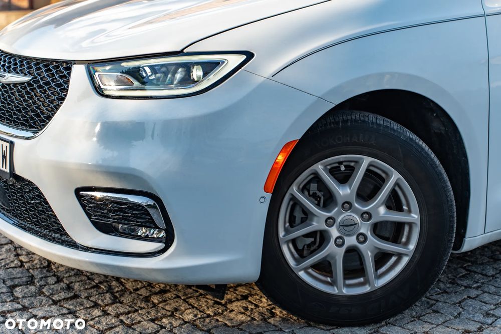 Chrysler Pacifica - 2