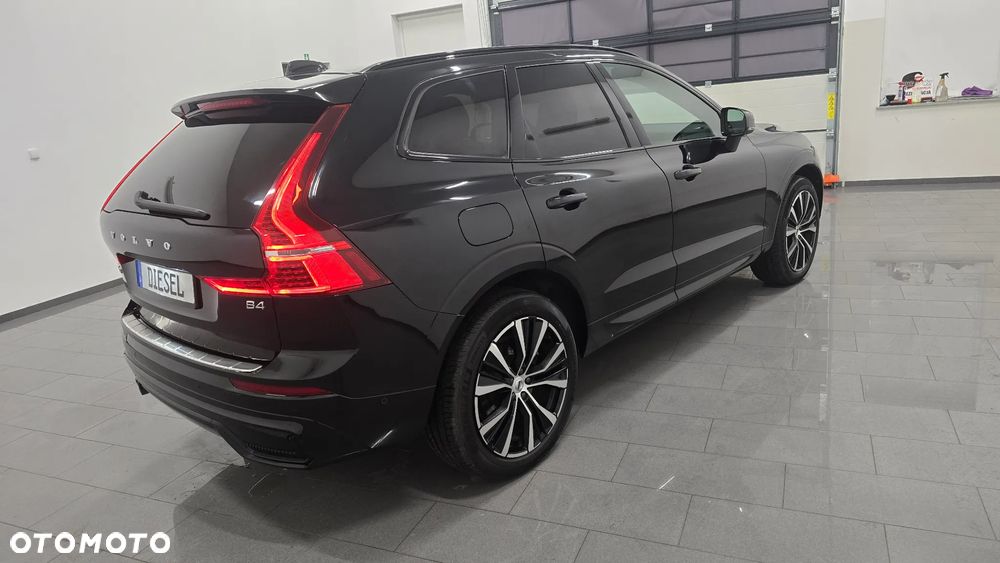 Volvo XC 60 B4 D Plus Dark - 3
