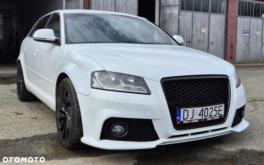 Audi A3 Sportback 1.8 TFSI Ambiente - 2