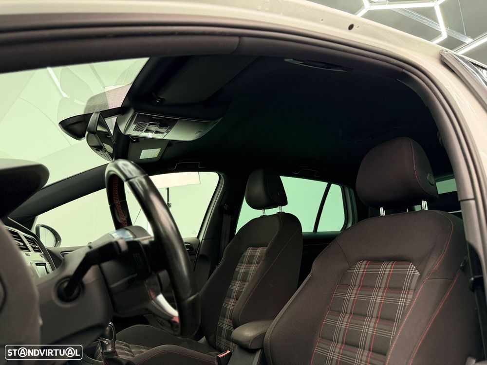 VW Golf 2.0 TSi GTi DSG - 19