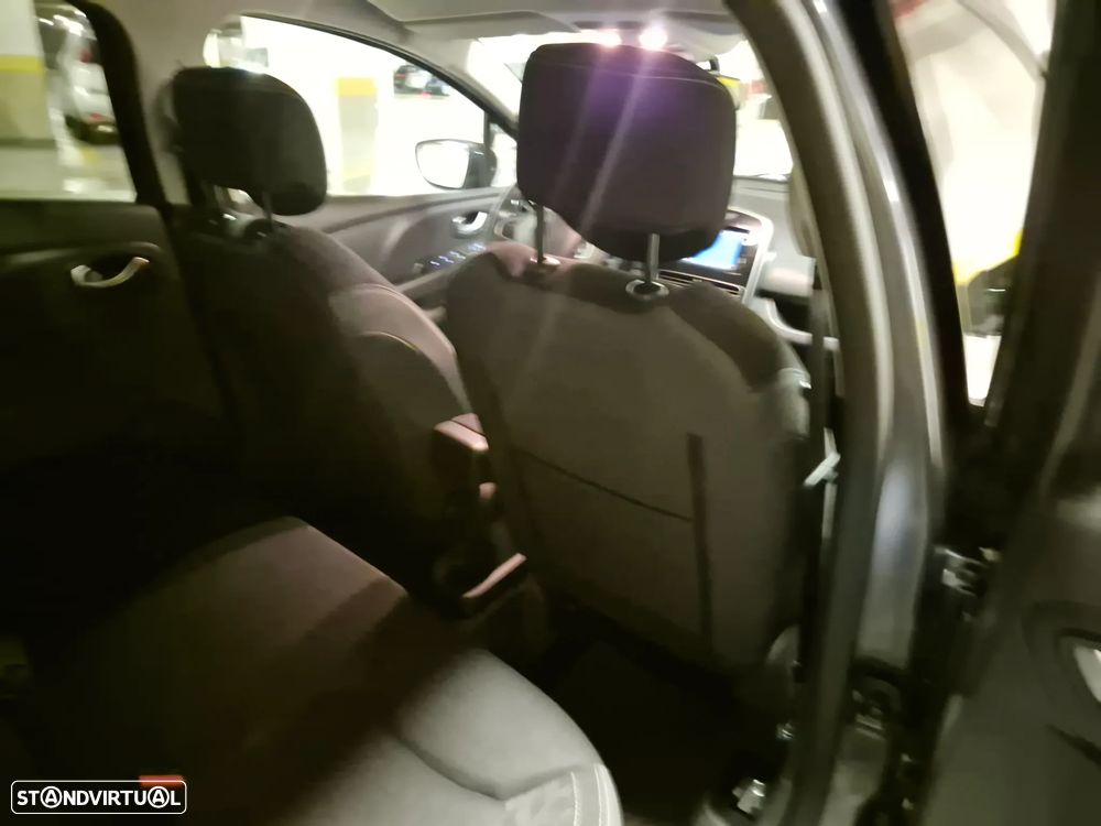 Renault Clio Sport Tourer dCi 90 Limited - 34