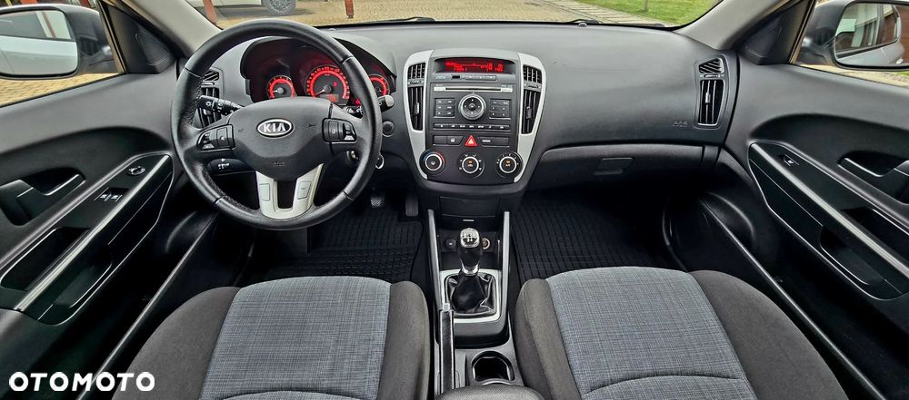 Kia Ceed - 19