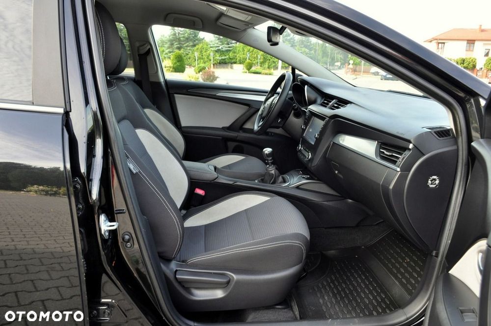 Toyota Avensis - 17