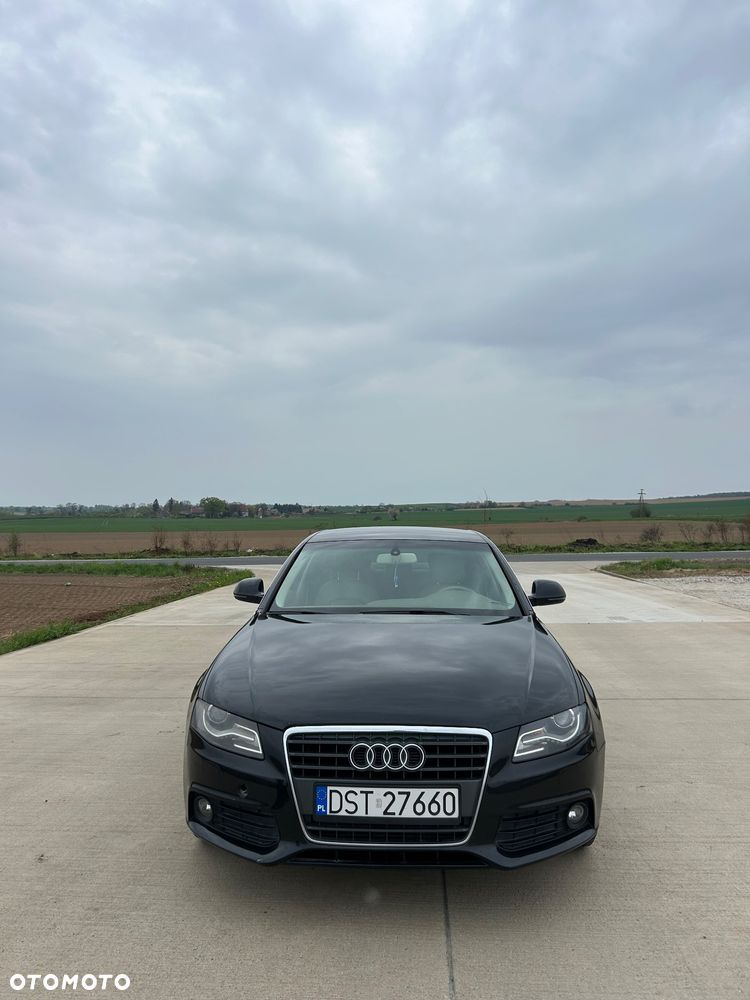 Audi A4 Limousine - 1