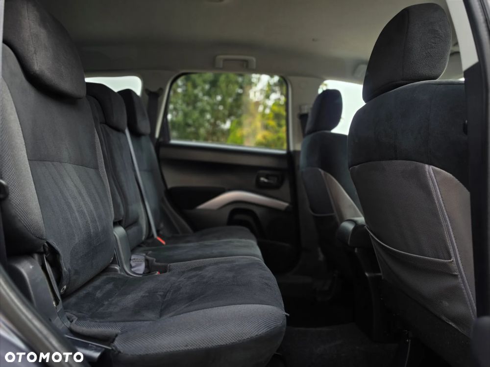 Mitsubishi Outlander - 16