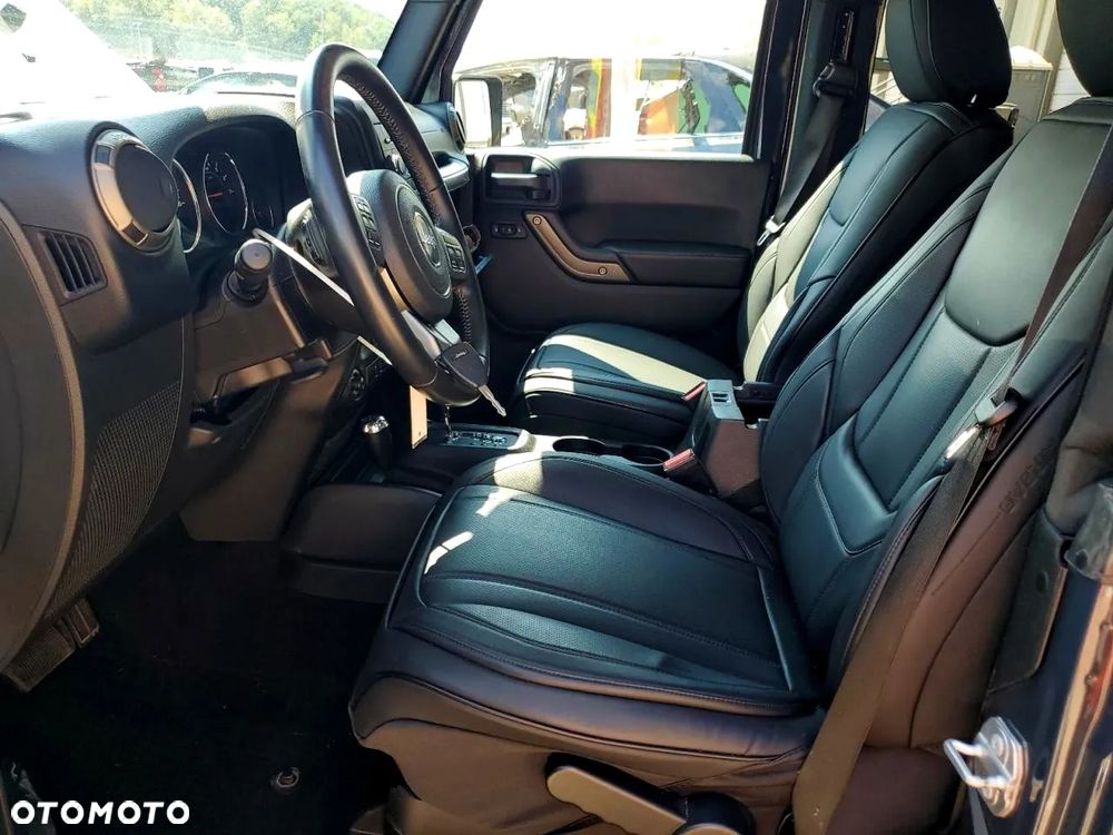 Jeep Wrangler - 8