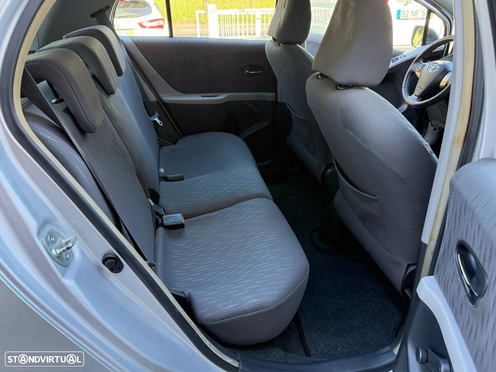 Toyota Yaris 1.4 D-4D Comfort+AC - 8