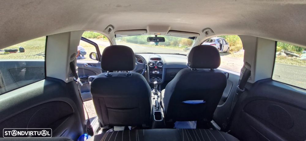 Opel Corsa 1.4 16V Color Edition - 16