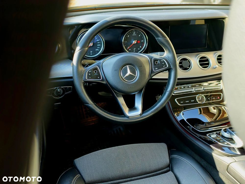Mercedes-Benz Klasa E 220 d 9G-TRONIC - 12