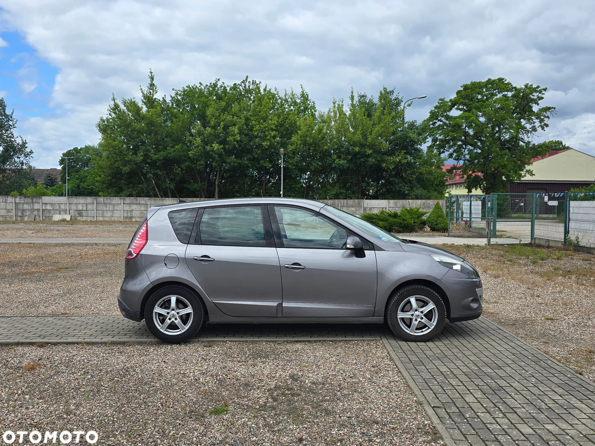 Renault Scenic 1.6 16V 110 TomTom Edition - 5