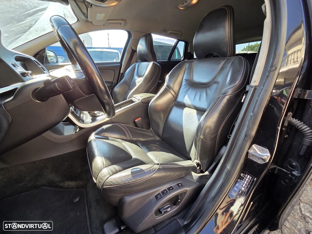 Volvo V60 D6 Plug-In-Hybrid AWD Geartronic Pure Limited - 12