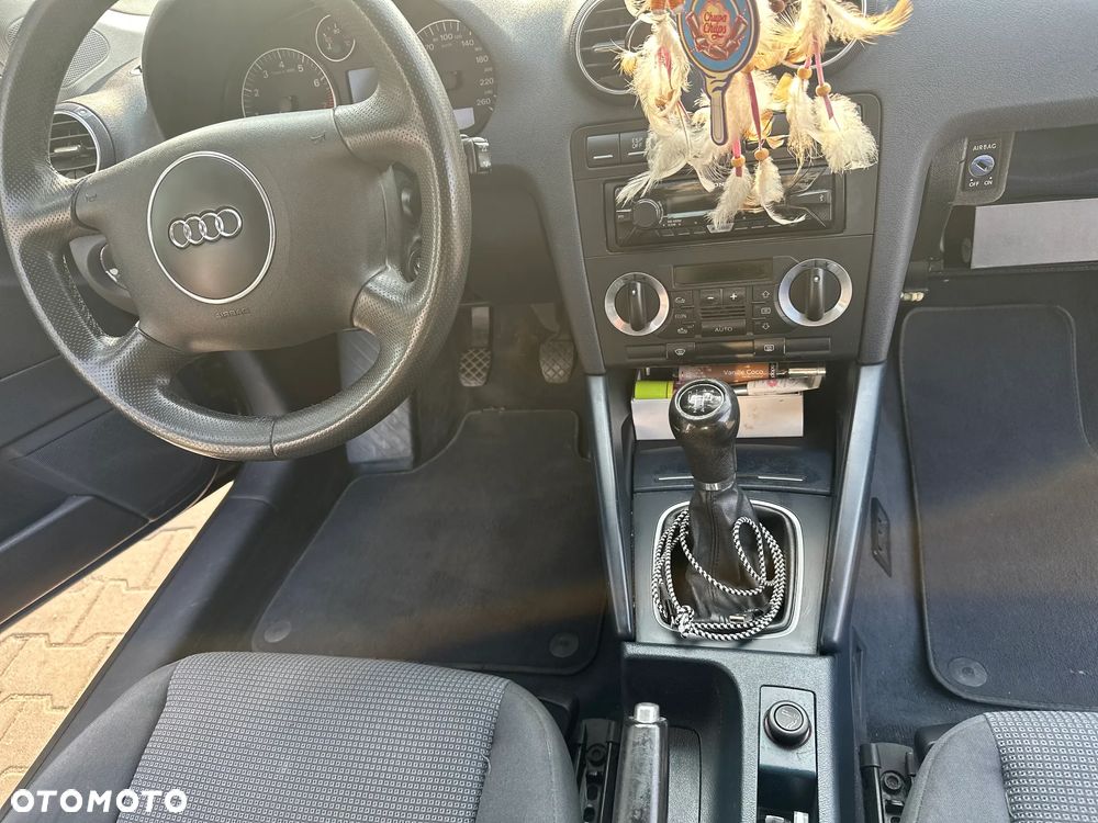 Audi A3 3-drzwiowe 1.6 Ambiente - 5