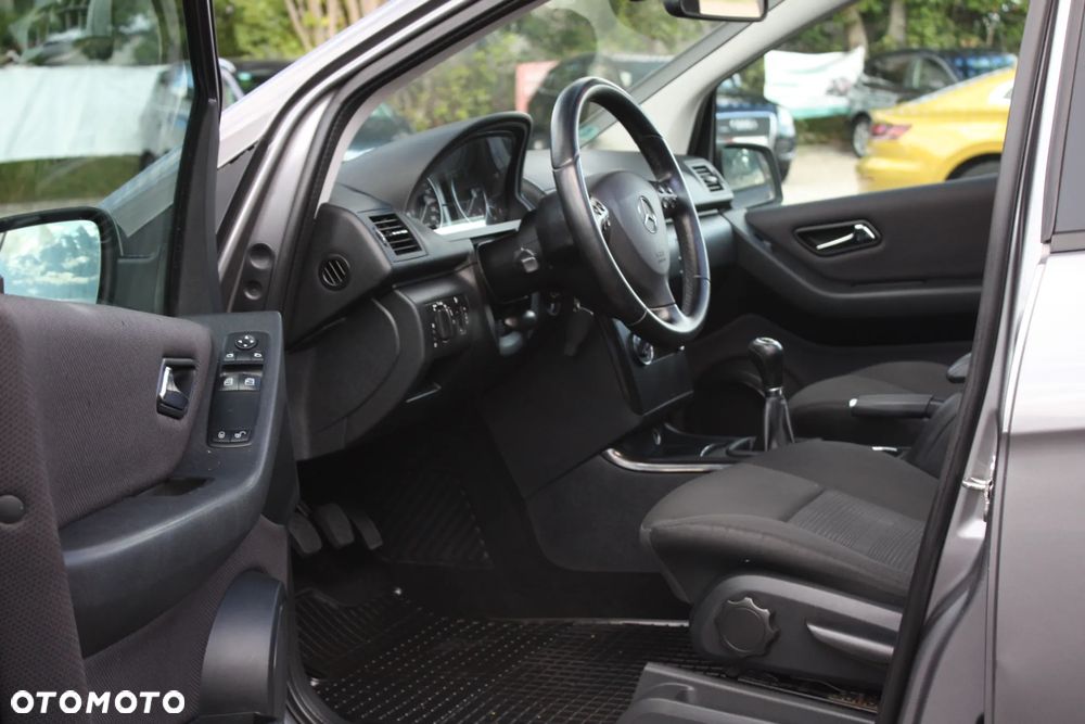 Mercedes-Benz Klasa A 160 CDI DPF BlueEFFICIENCY Special Edition - 17
