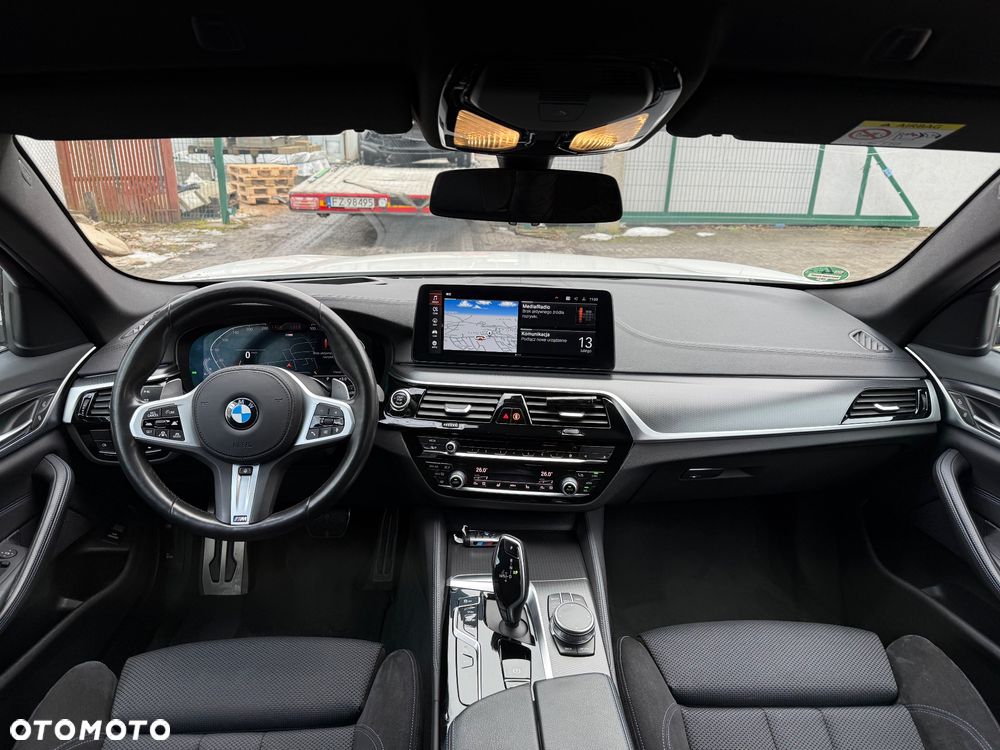 BMW Seria 5 530i xDrive M Sport Edition - 7