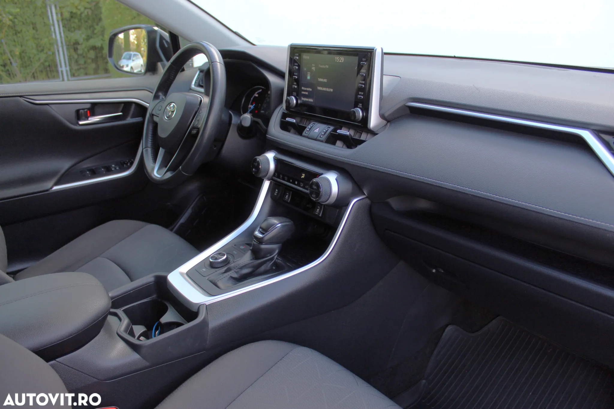 Toyota RAV4 - 12