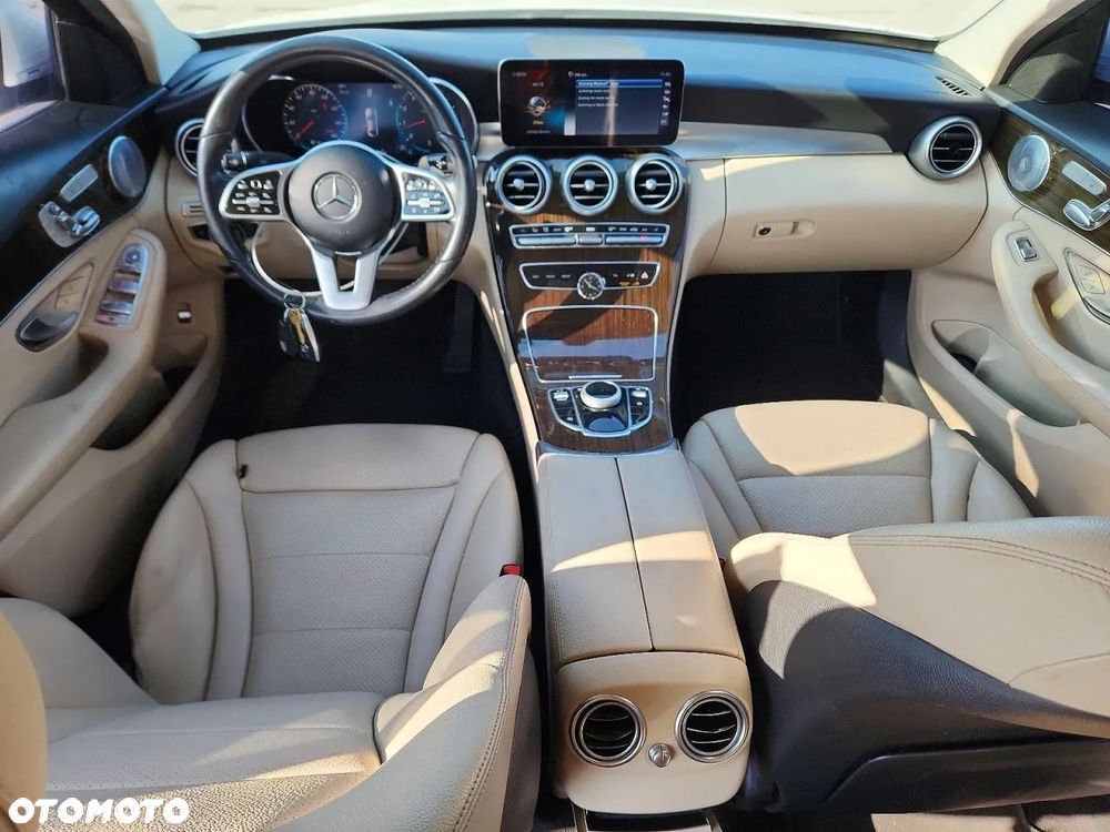 Mercedes-Benz Klasa C 300 4Matic 9G-TRONIC Exclusive - 7