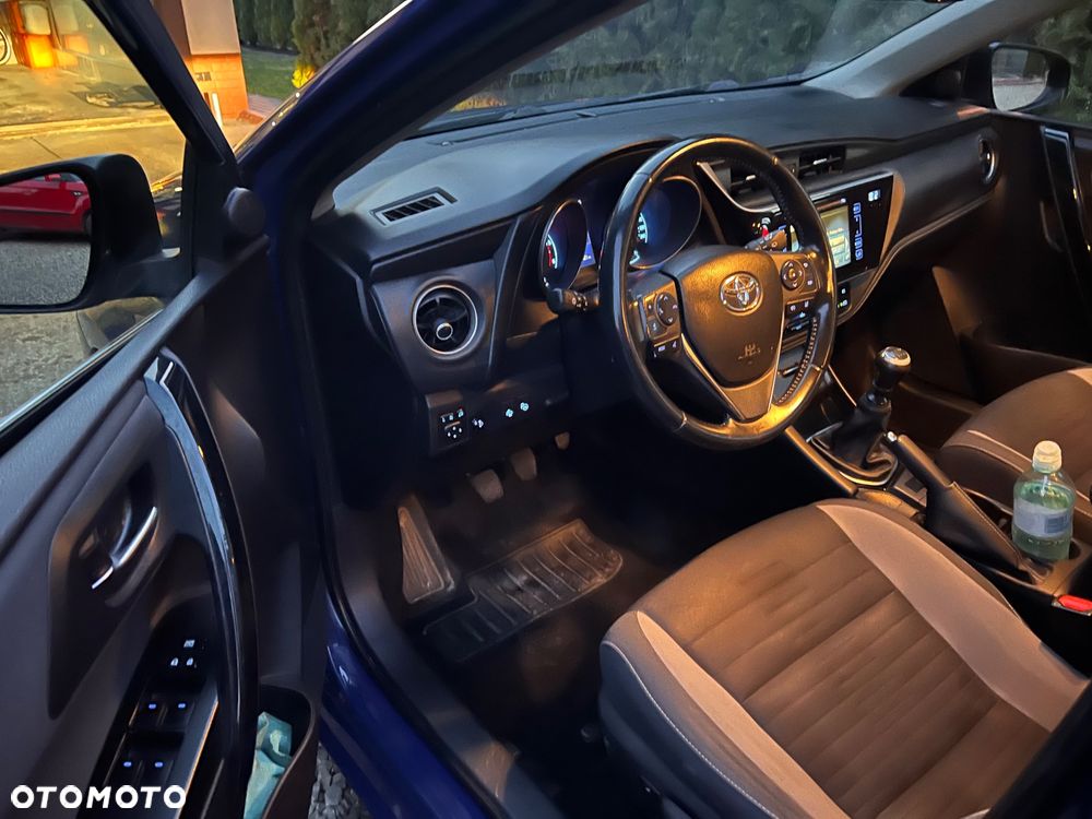 Toyota Auris 1.4 D-4D Premium - 8