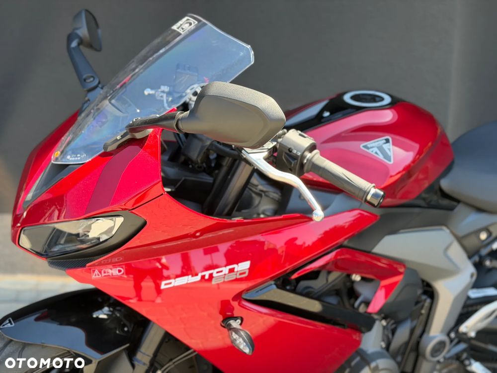 Triumph Daytona - 16