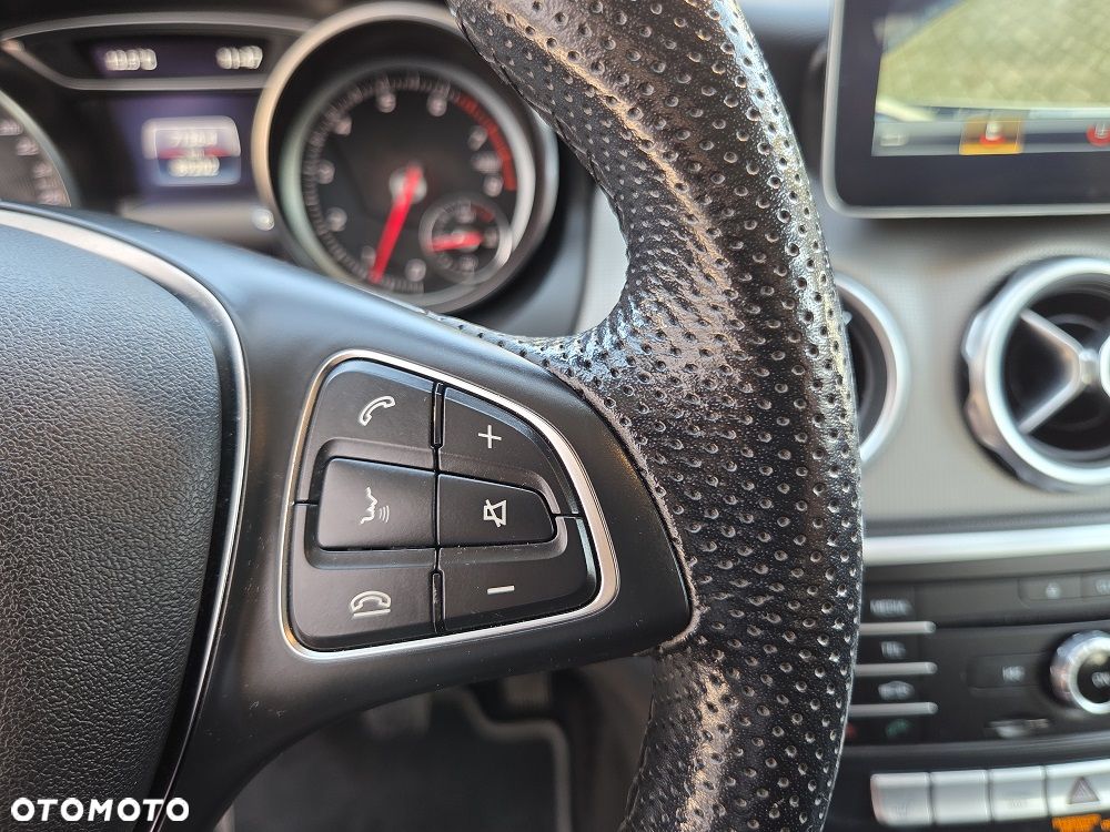Mercedes-Benz GLA - 20