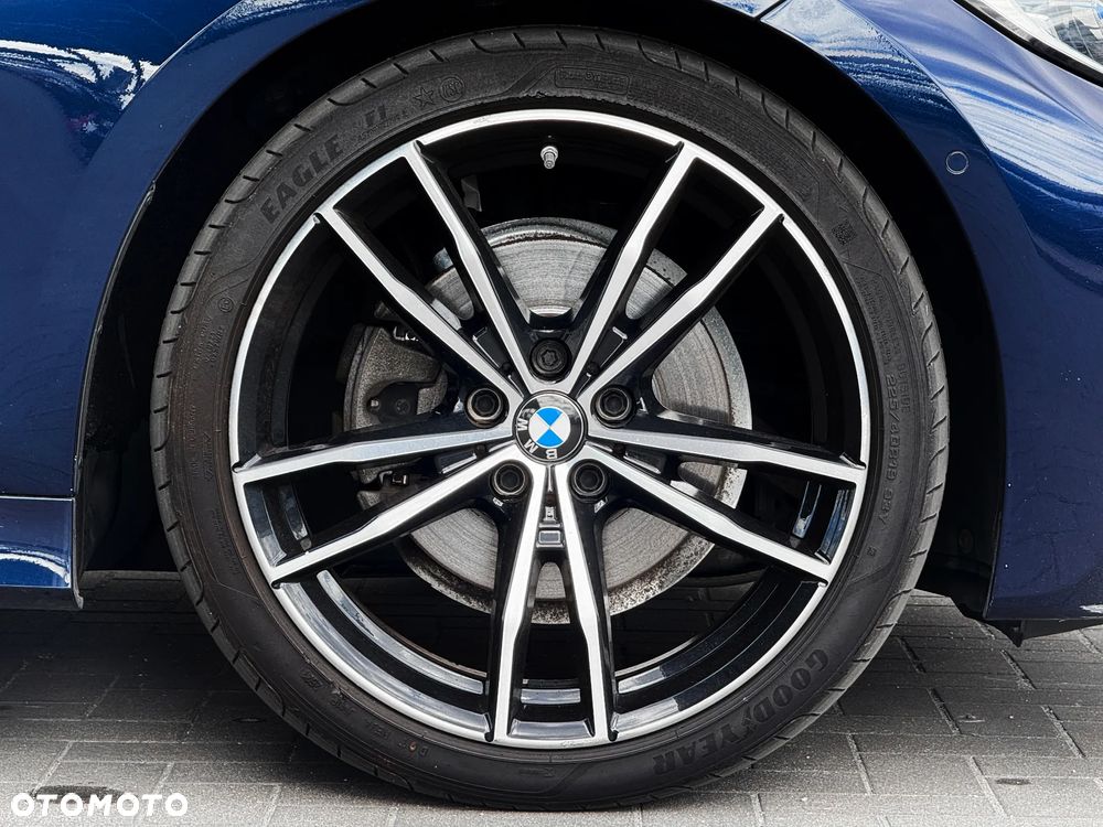 BMW Seria 3 320d M Sport sport - 9