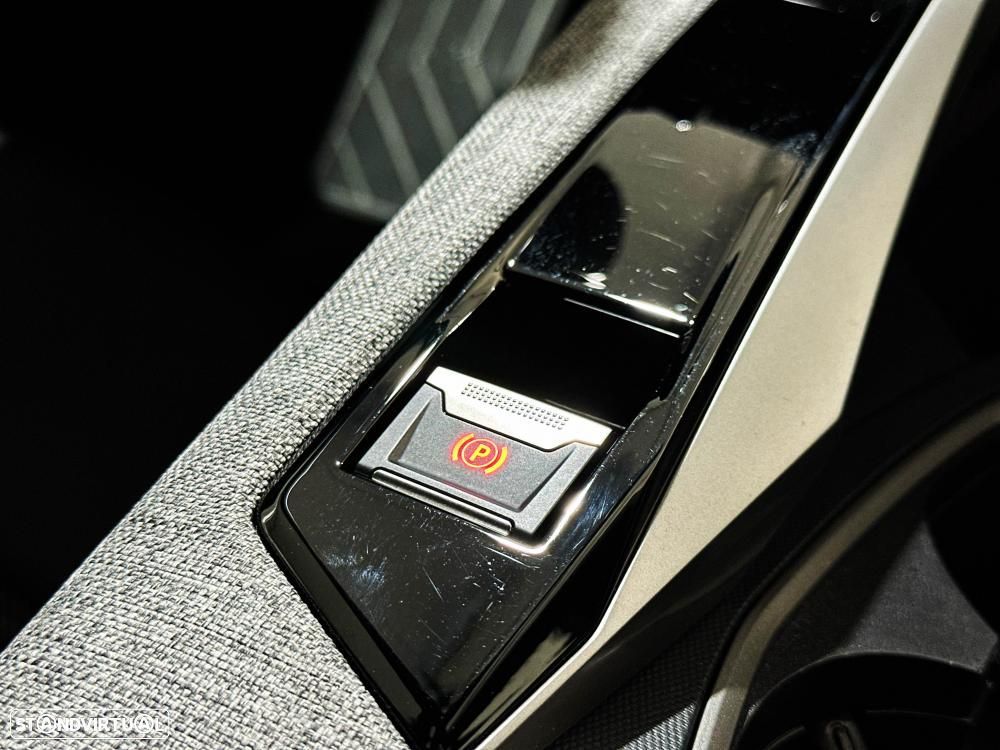 Peugeot 5008 1.2 Hybrid Allure Pack e-DCS6 - 30