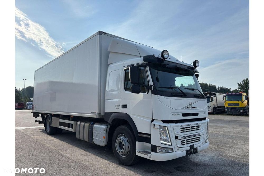 Volvo FM 330 4x2 + CARRIER - 4