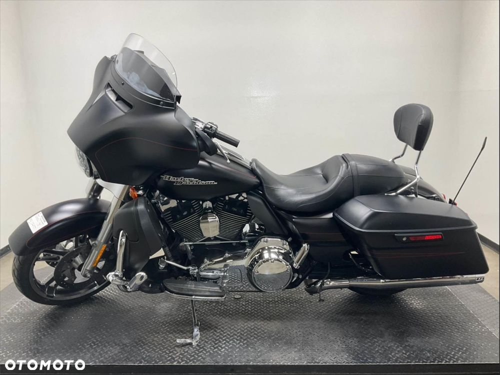 Harley-Davidson Touring Street Glide - 3