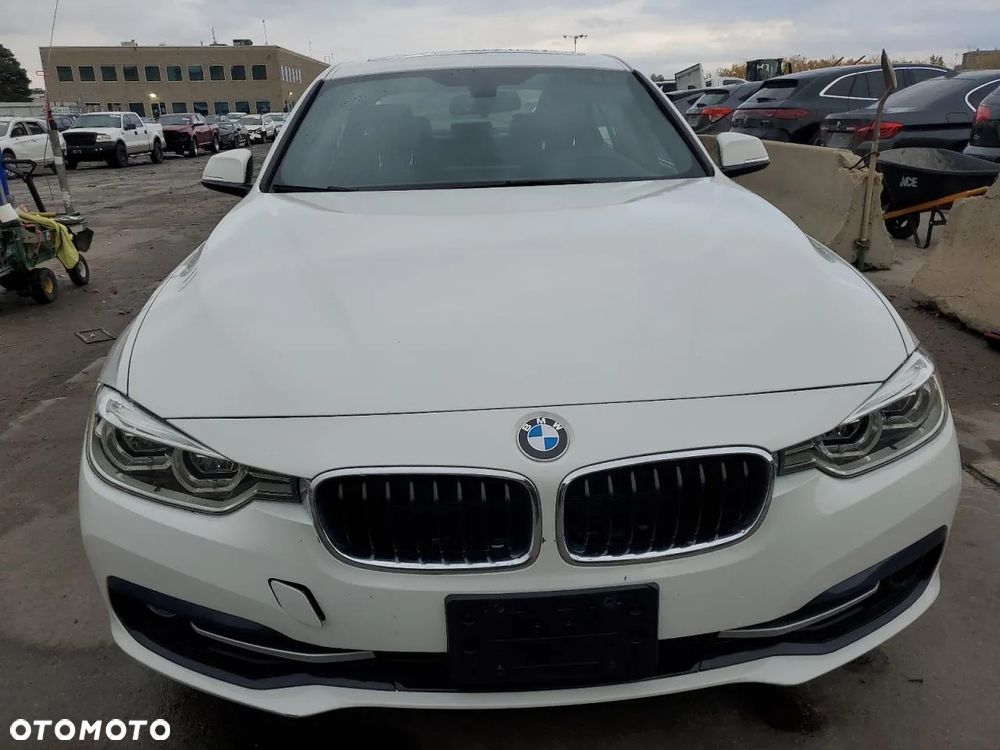 BMW Seria 3 330i GPF Advantage - 3