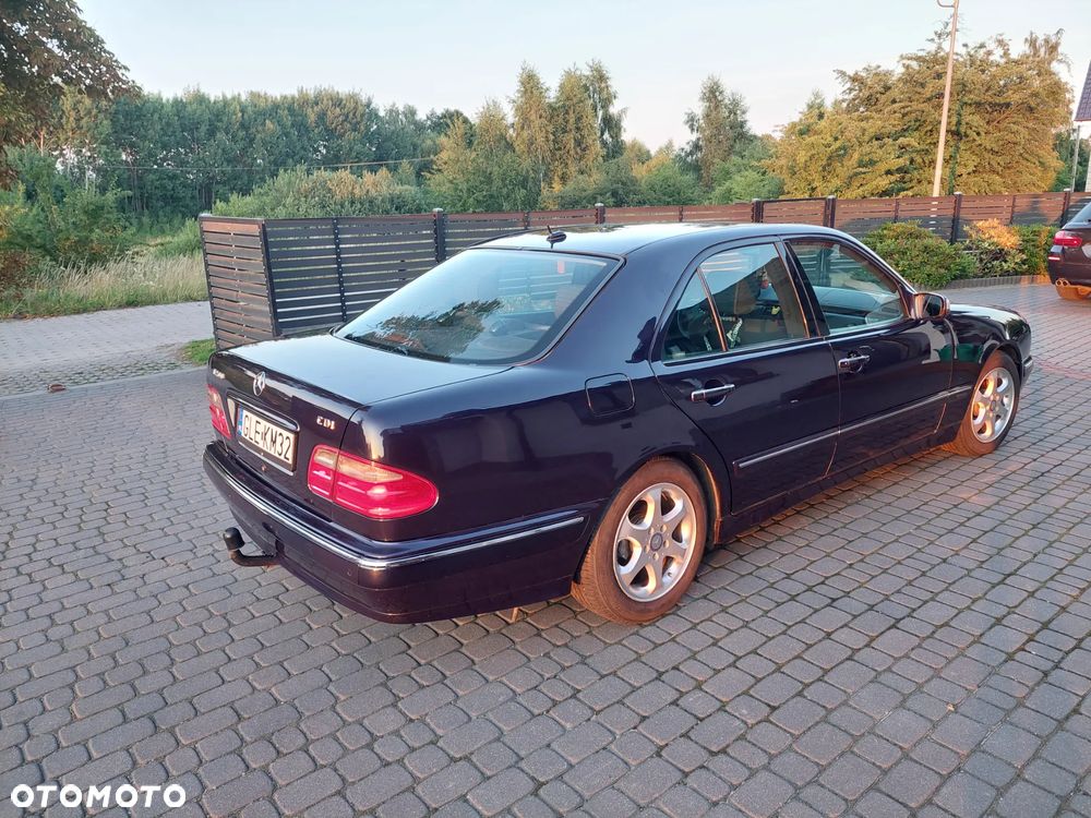 Mercedes-Benz Klasa E - 26