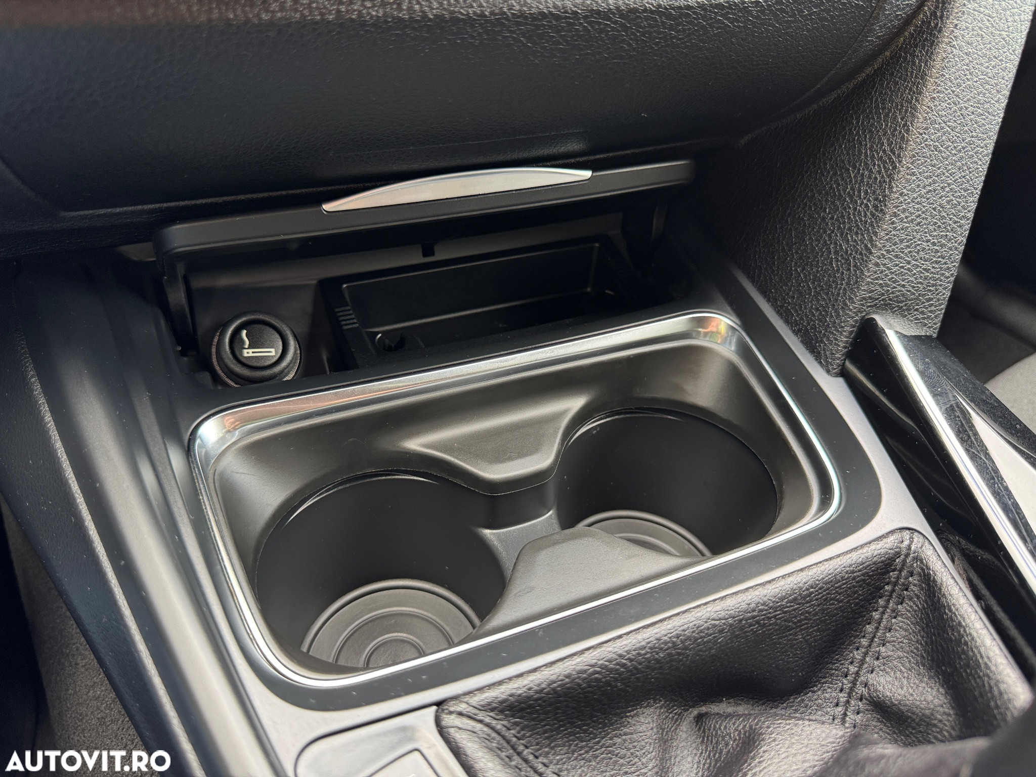 BMW Seria 3 318d - 29