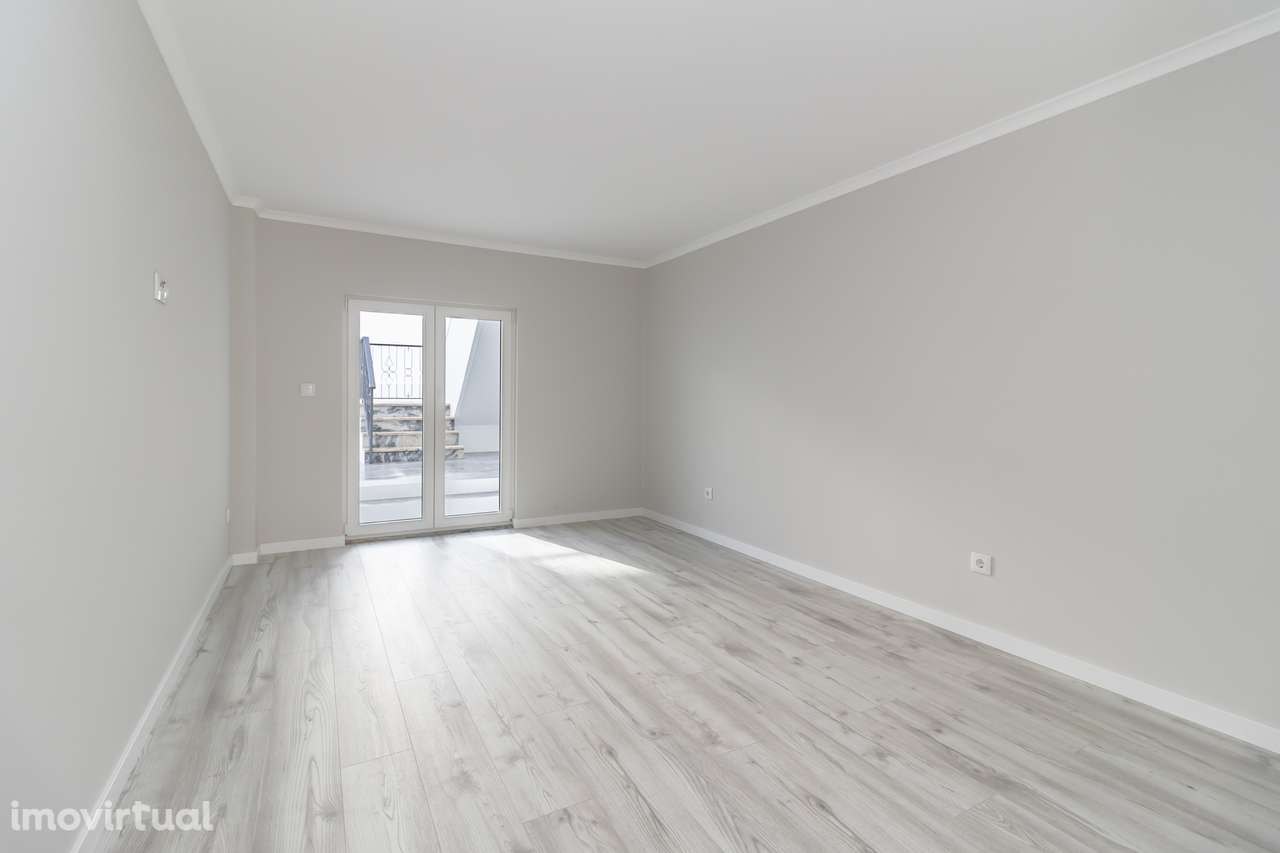 Arrendo Apartamento T1 remodelado- Casal do Marco, Paio Pires 750 Eur - Grande imagem: 4/12