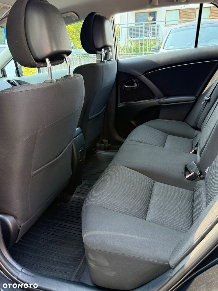Toyota Avensis - 18