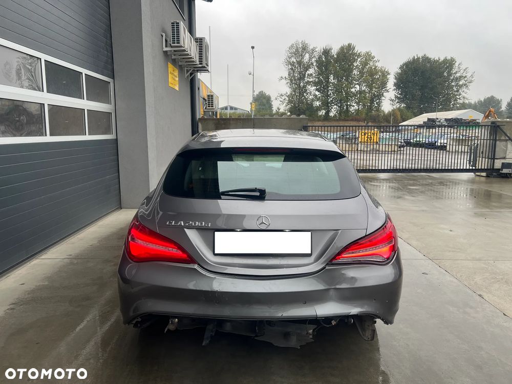 Mercedes-Benz CLA Shooting Brake 200 (CDI) d 7G-DCT - 4