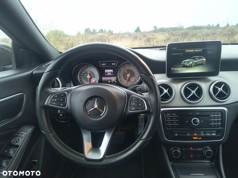 Mercedes-Benz CLA 180 7G-DCT - 13