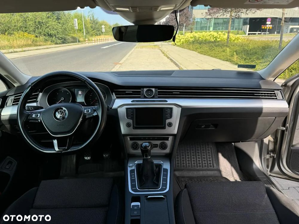 Volkswagen Passat 2.0 TDI BMT Trendline - 14