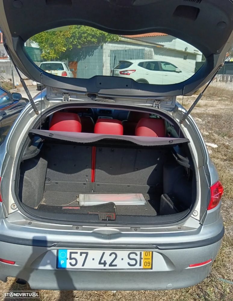 Alfa Romeo 147 1.9 JTD Plus - 10