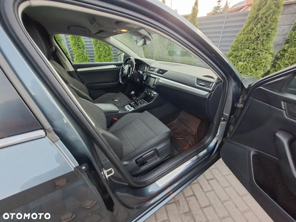 Skoda Superb 2.0 TDI Ambition - 17